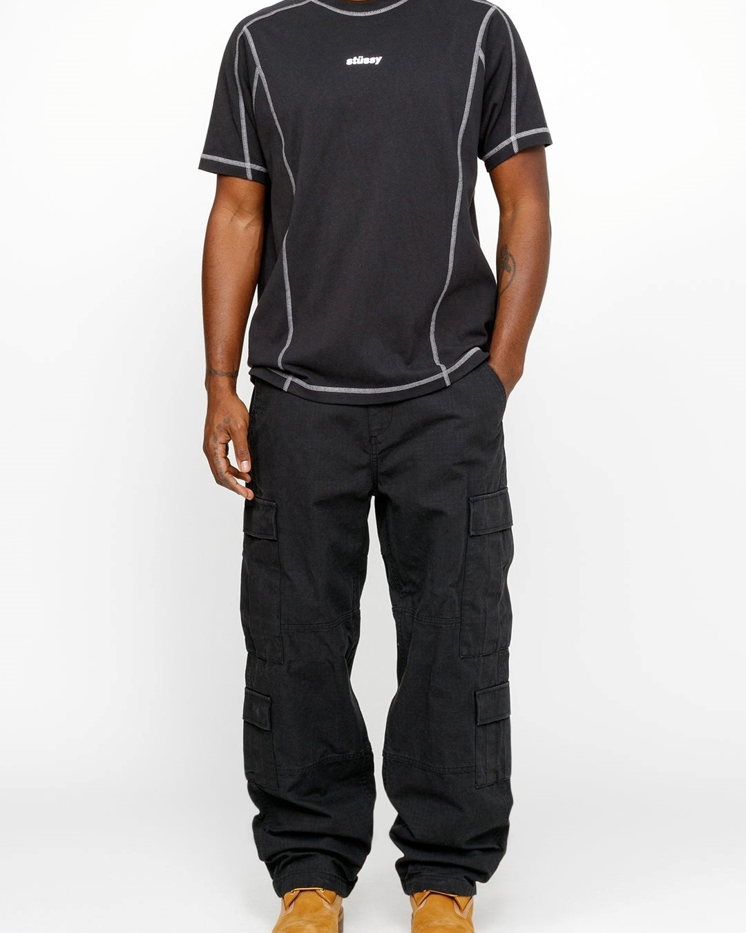 Stussy Wave Cotton Crew in Black T-Shirts
