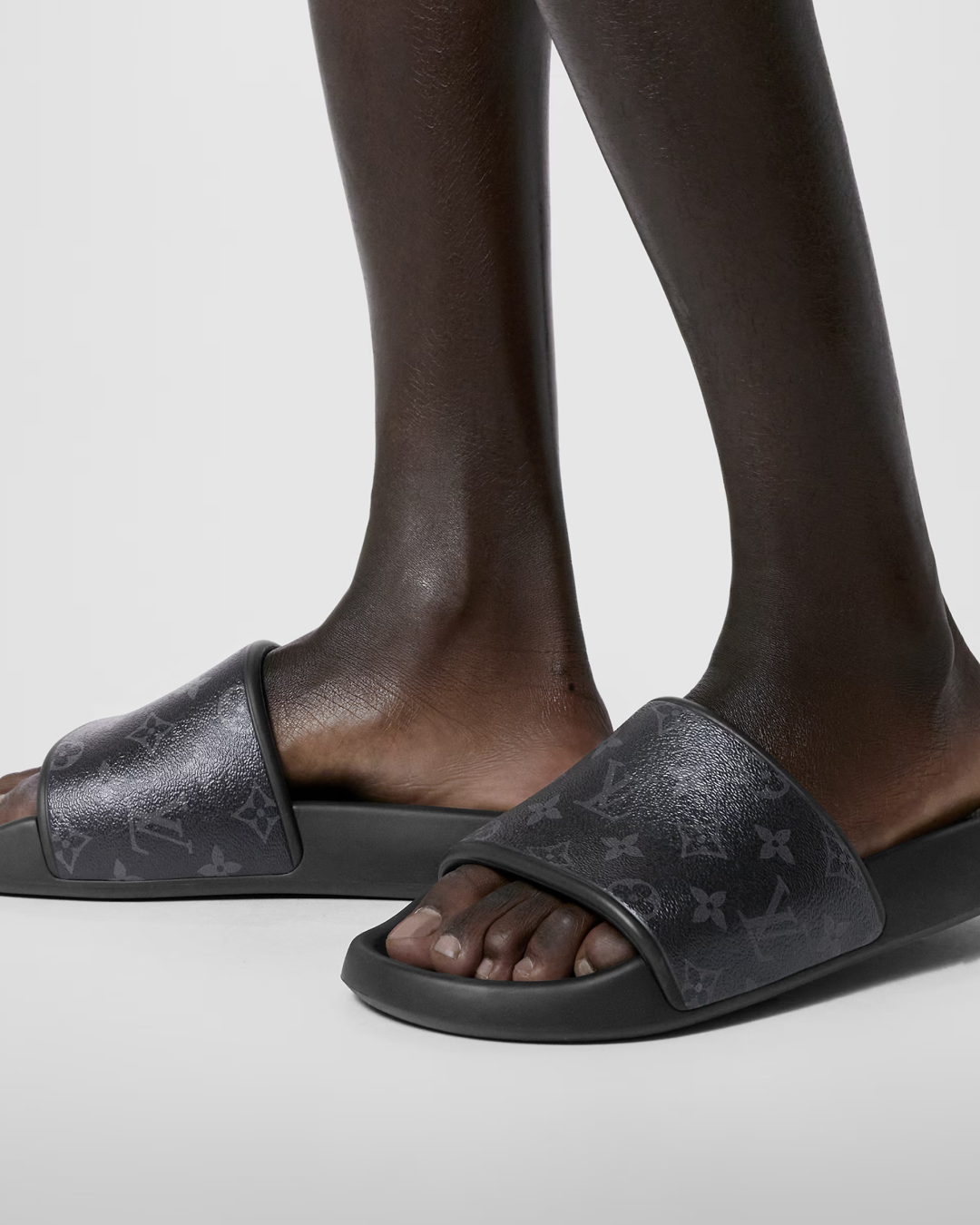 Louis Vuitton Waterfront Slide 1807 Retails